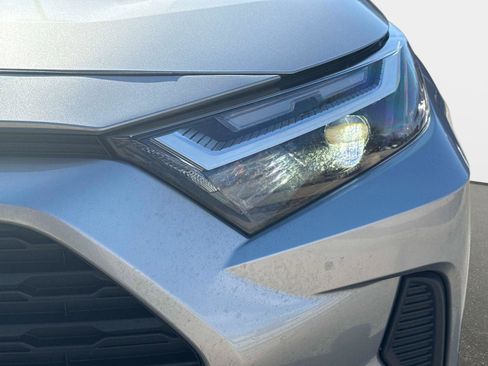 Used 2025 Toyota RAV4 XLE image 10