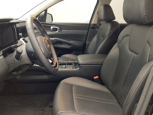 Used 2023 Kia Sorento S image 17