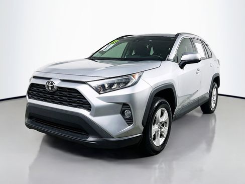 Used 2021 Toyota RAV4 XLE w/ Convenience Package image 10