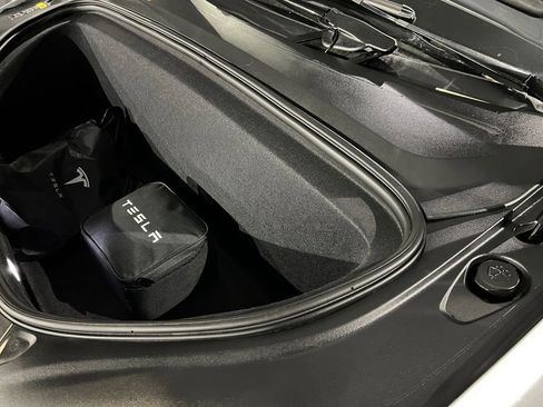 Used 2018 Tesla Model X 75D image 38