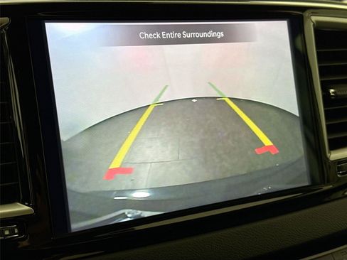 Used 2024 Chrysler Pacifica Touring-L FWD image 23
