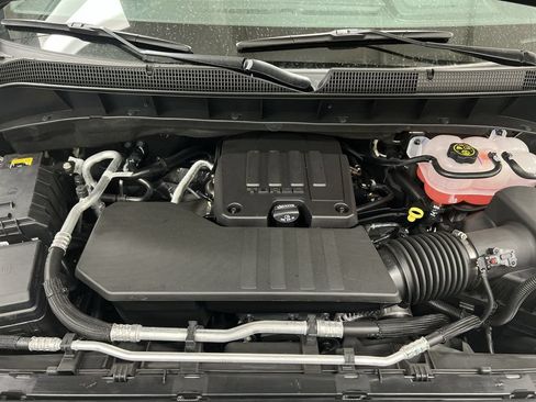 Used 2022 Chevrolet Silverado 1500 LT AWD/4WD image 24