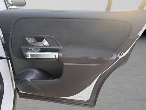 Used 2021 Mercedes-Benz GLB 35 AMG 4MATIC image 29