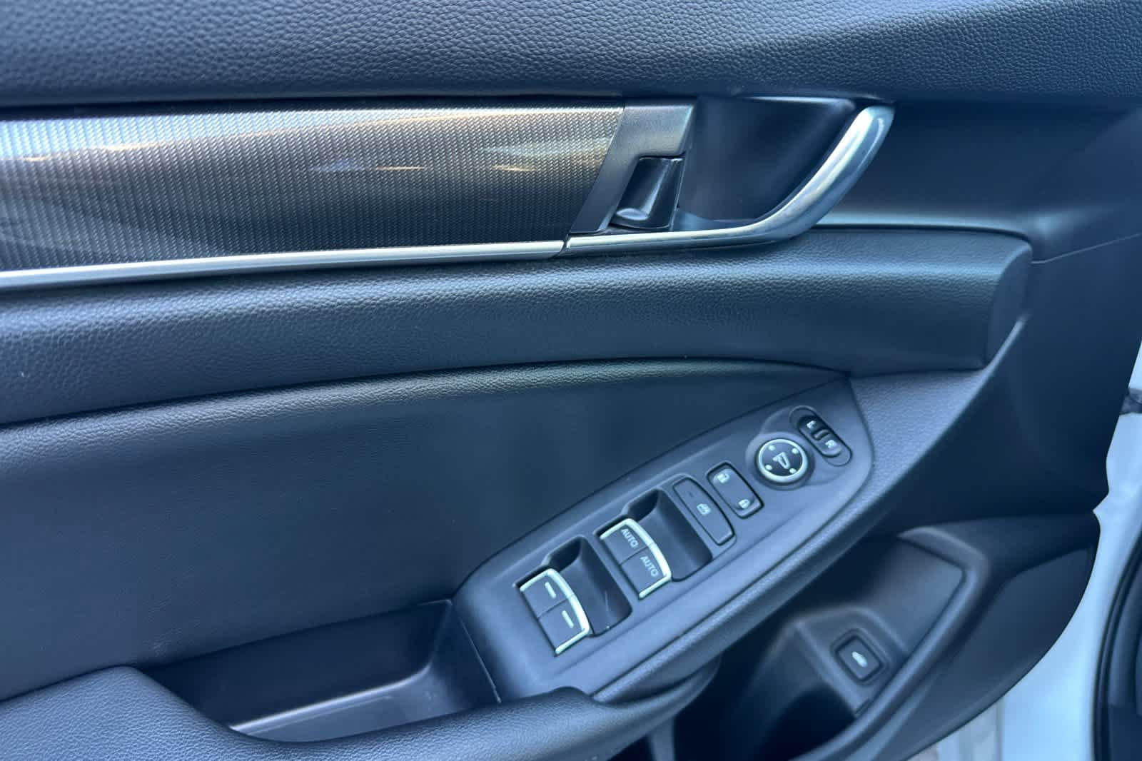 Used 2019 Honda Accord Sport image 11