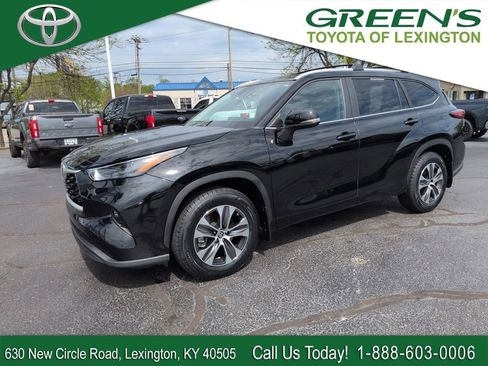 Used 2023 Toyota Highlander XLE image 1