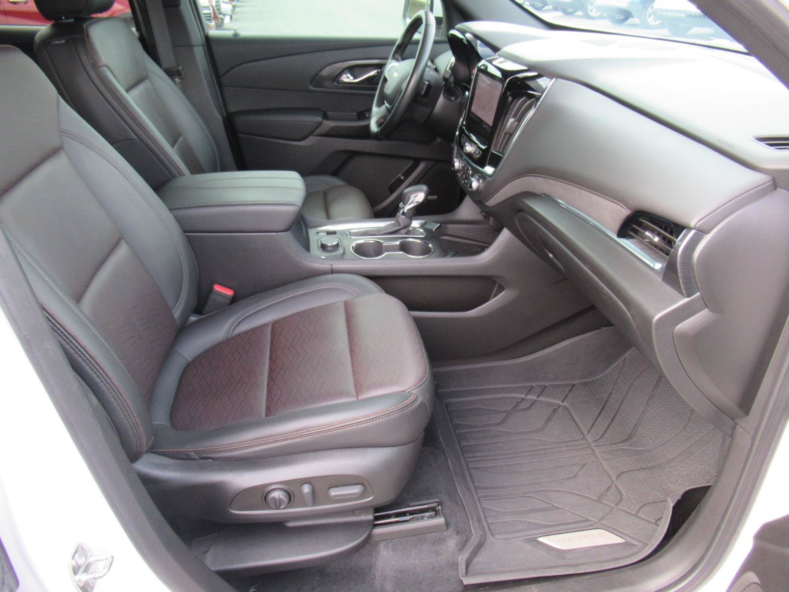 Certified 2023 Chevrolet Traverse High Country FWD image 10