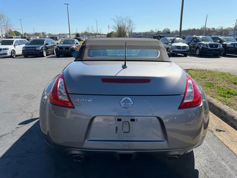 Used 2010 Nissan 370Z Touring w/ Sport Pkg RWD image 6