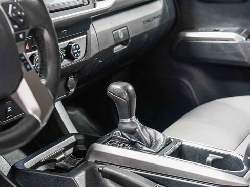 Certified 2019 Toyota Tacoma SR5 RWD image 24