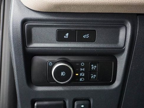 Used 2024 Ford Expedition Limited image 12