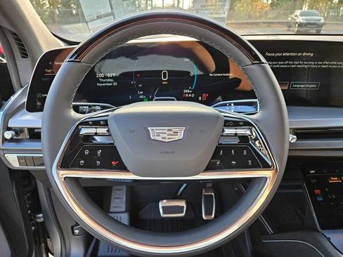 New 2026 Cadillac Vistiq Sport image 25