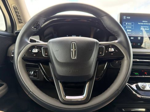 Used 2025 Lincoln Corsair FWD image 20