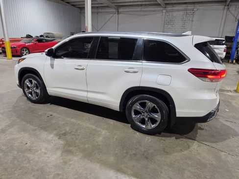 Used 2019 Toyota Highlander Limited Platinum AWD/4WD image 7