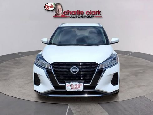 Used 2023 Nissan Kicks SV image 8