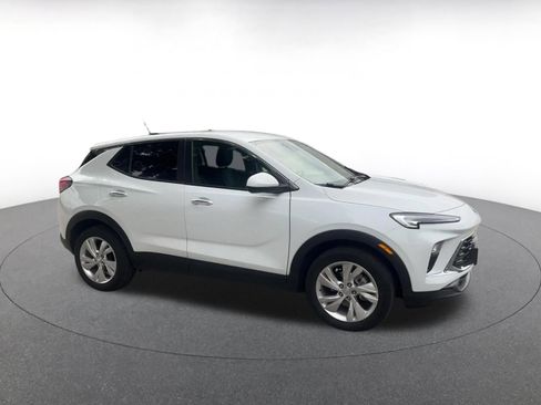 Used 2025 Buick Encore GX Preferred FWD image 2