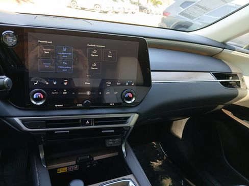 Used 2023 Lexus RX 350 Premium w/ Accessory Package AWD/4WD image 31