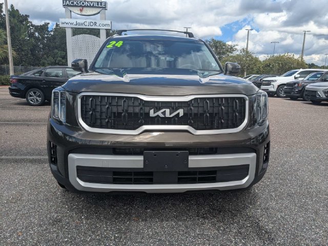 Used 2024 Kia Telluride EX w/ EX Captain's Chair Package AWD/4WD image 9