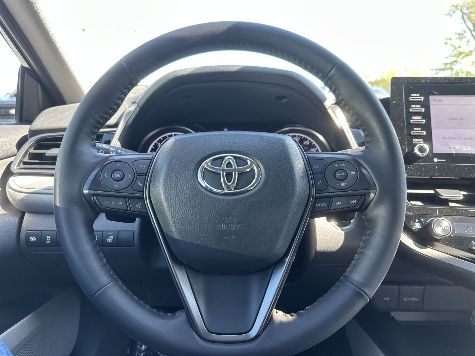 Used 2024 Toyota Camry SE w/ Cold Weather Package FWD image 17