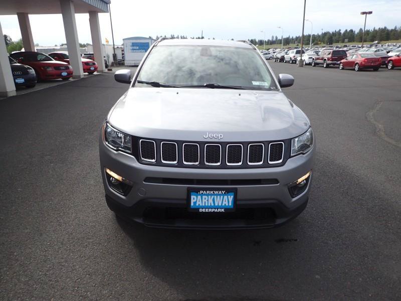 Used 2018 Jeep Compass Latitude w/ Popular Equipment Group AWD/4WD image 7