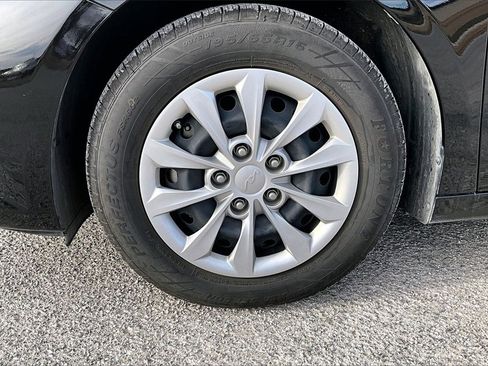 Used 2024 Kia Forte LX image 8