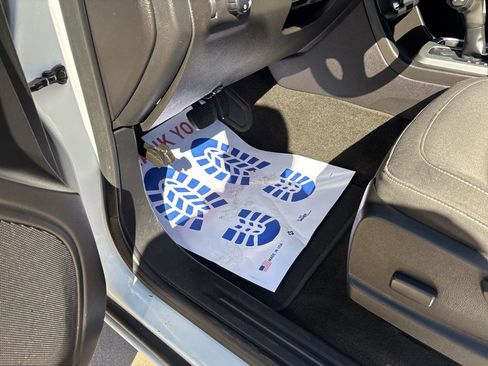 Used 2016 Chevrolet Colorado LT image 16