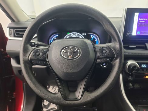 Used 2025 Toyota RAV4 XLE image 31
