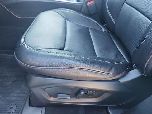 Used 2023 Ford Explorer Limited w/ Equipment Group 301A AWD/4WD image 25