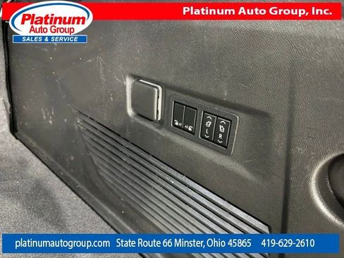 Used 2022 GMC Yukon XL AT4 image 33