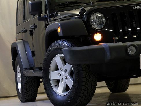 Used 2014 Jeep Wrangler Unlimited Sport w/ Quick Order Package 24S AWD/4WD image 4