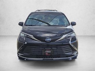 Used 2024 Toyota Sienna XLE FWD video 2