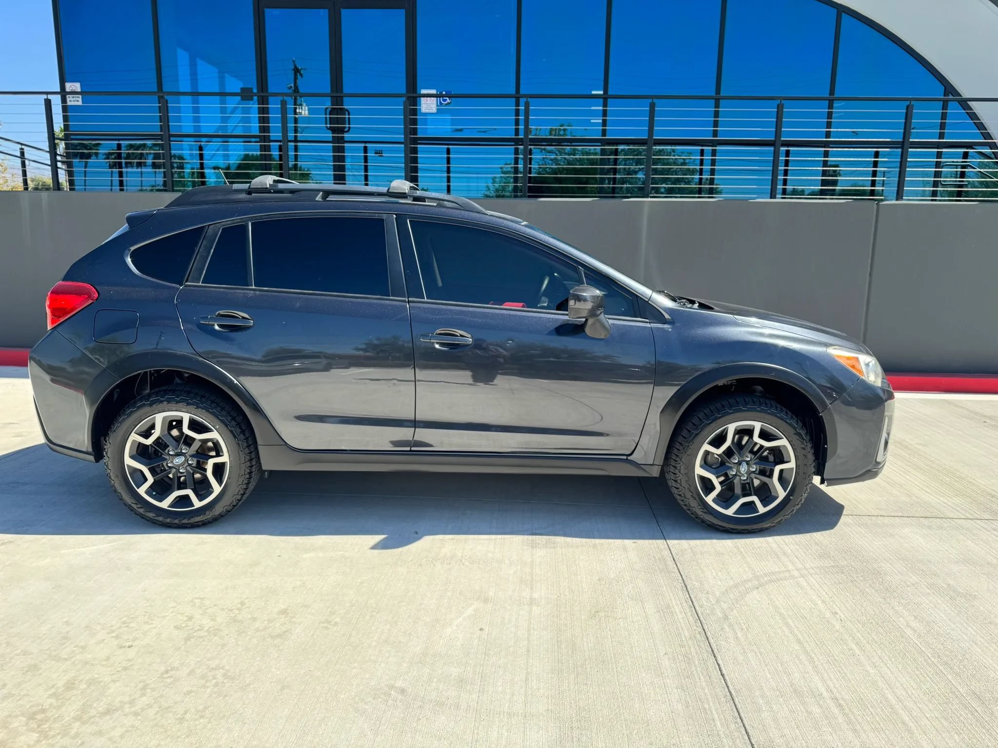 Used 2017 Subaru Crosstrek 2.0i Premium AWD/4WD image 30