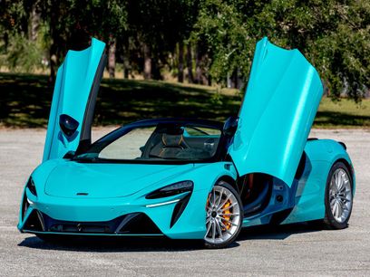 New 2025 McLaren Artura Spider