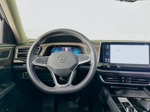 Used 2024 Volkswagen Atlas SEL image 17