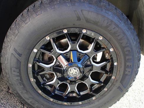 Used 2015 Nissan Xterra S w/ Value Package image 9