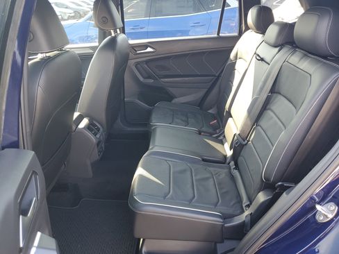 Used 2022 Volkswagen Tiguan SEL R-Line image 17