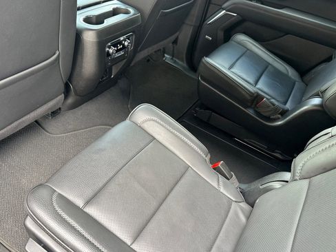 Certified 2025 GMC Yukon Denali image 13