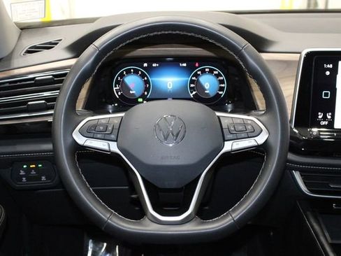 Used 2024 Volkswagen Atlas SE image 22