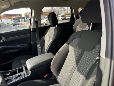 Certified 2024 Kia Sorento LX image 8