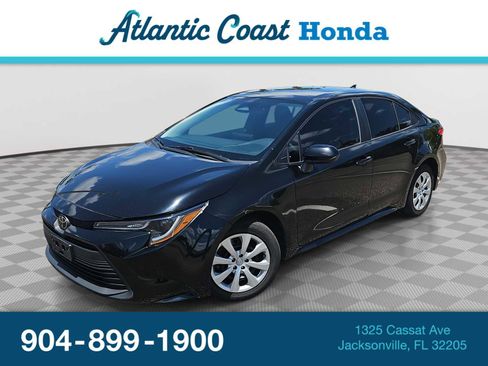 Used 2023 Toyota Corolla LE FWD image 1