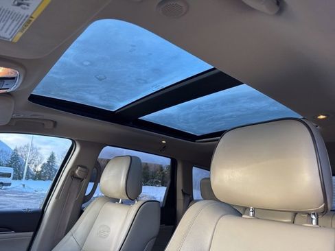 Used 2018 Jeep Grand Cherokee Overland w/ Jeep Active Safety Group image 19