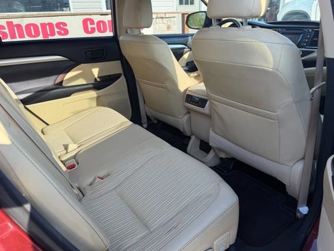 Used 2014 Toyota Highlander Plus image 9