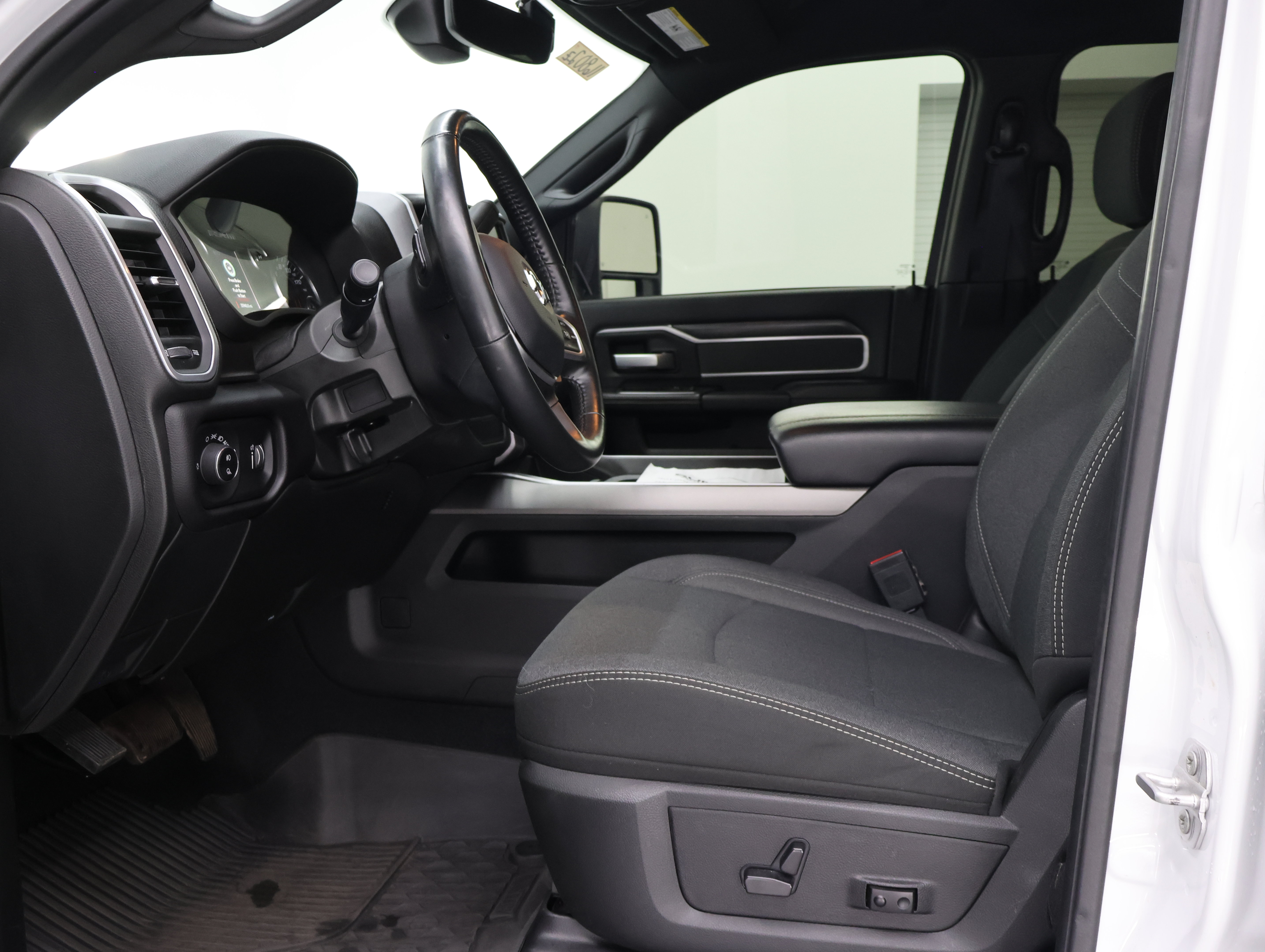Used 2023 RAM 2500 Big Horn w/ Level 1 Equipment Group AWD/4WD image 8