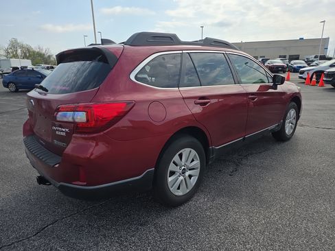Used 2017 Subaru Outback 2.5i Premium image 3