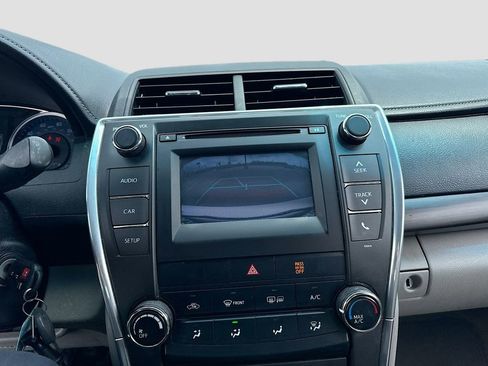 Used 2017 Toyota Camry LE image 24