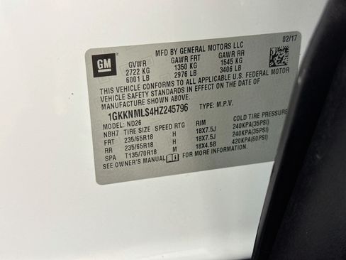 Used 2017 GMC Acadia SLT FWD image 16