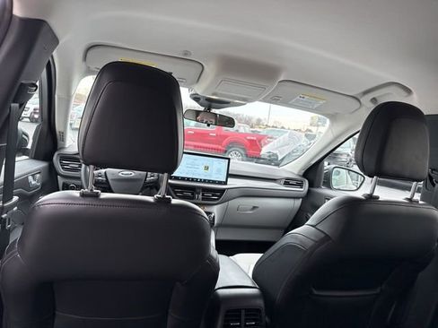 Used 2025 Ford Escape SE image 24