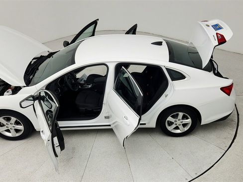 Certified 2019 Chevrolet Malibu LS image 40