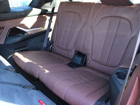 Used 2019 BMW X7 xDrive50i w/ M Sport Package image 18