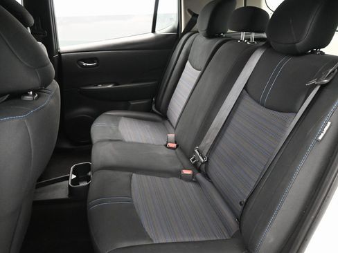 Used 2023 Nissan Leaf S image 28