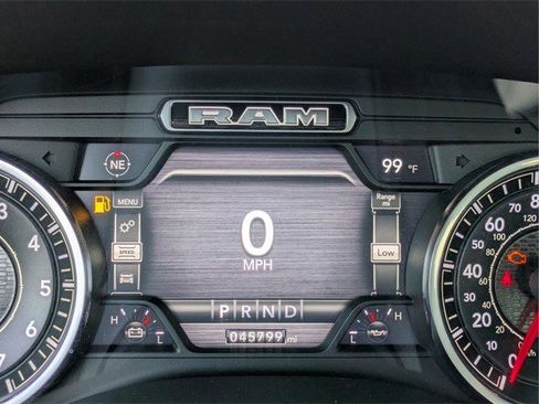 Used 2021 RAM 1500 Big Horn image 32