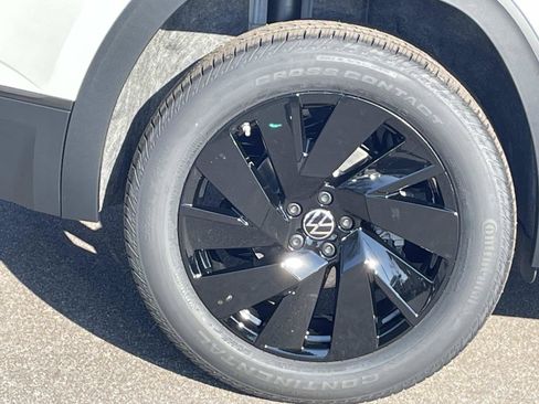 New 2026 Volkswagen Atlas SE FWD image 9
